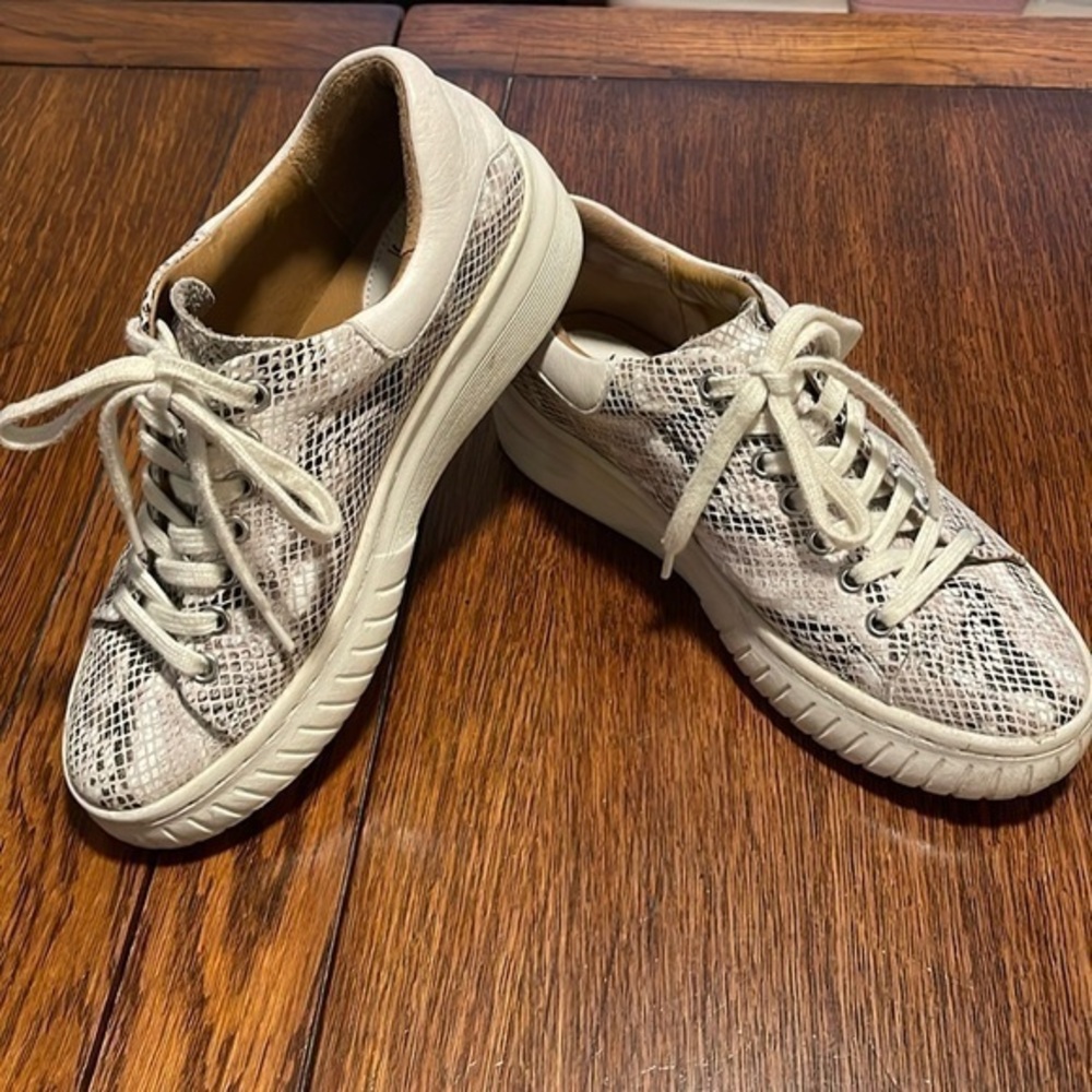 Sofft Parkin Natural Snake Lace Up Comfort Leather Sneaker Shoe 8 M